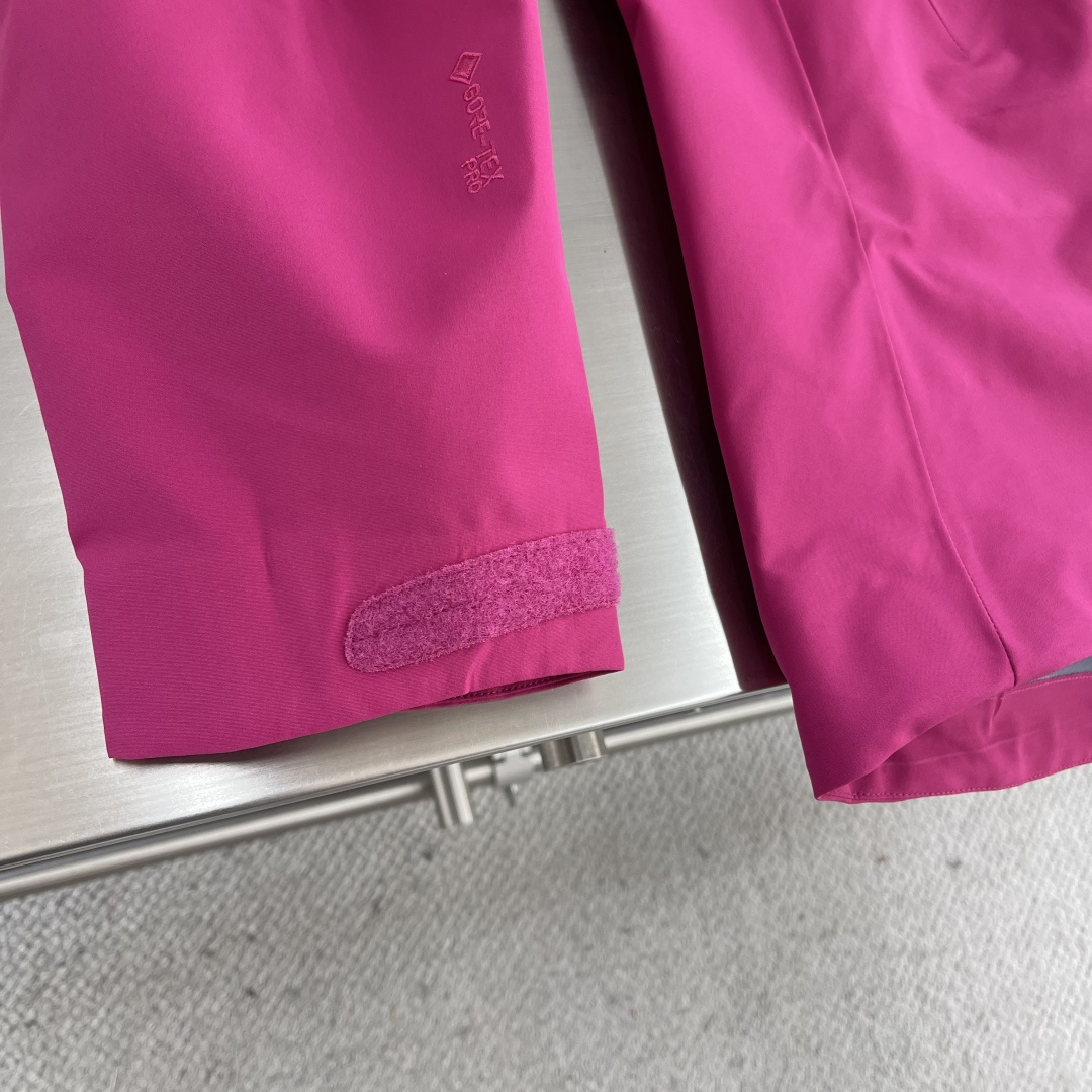 

-🐦 鸟家 AlP🆕ha系列 Sv 第7代 GORE-TEX Pro 刺绣Logo图案休闲运动连帽拉