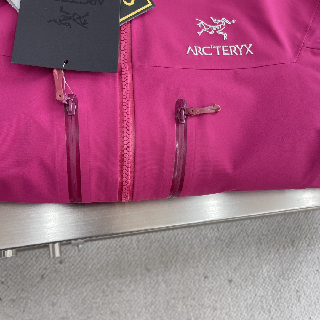 

-🐦 鸟家 AlP🆕ha系列 Sv 第7代 GORE-TEX Pro 刺绣Logo图案休闲运动连帽拉