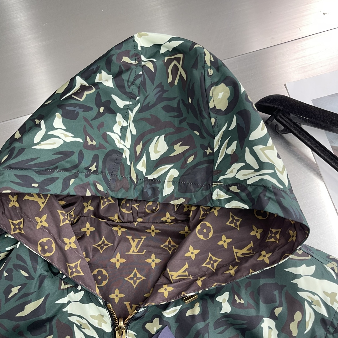 

-驴牌       25ss新款Nigo 联名款 双面连帽拉链夹克，男女同款，高版本！
码数：S.M