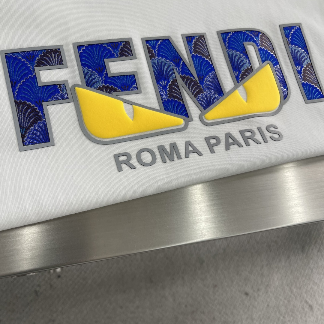 

-FEND   2025春夏季新款休闲圆领T

字母logo发泡印花
男女同款
码数：XS S M 