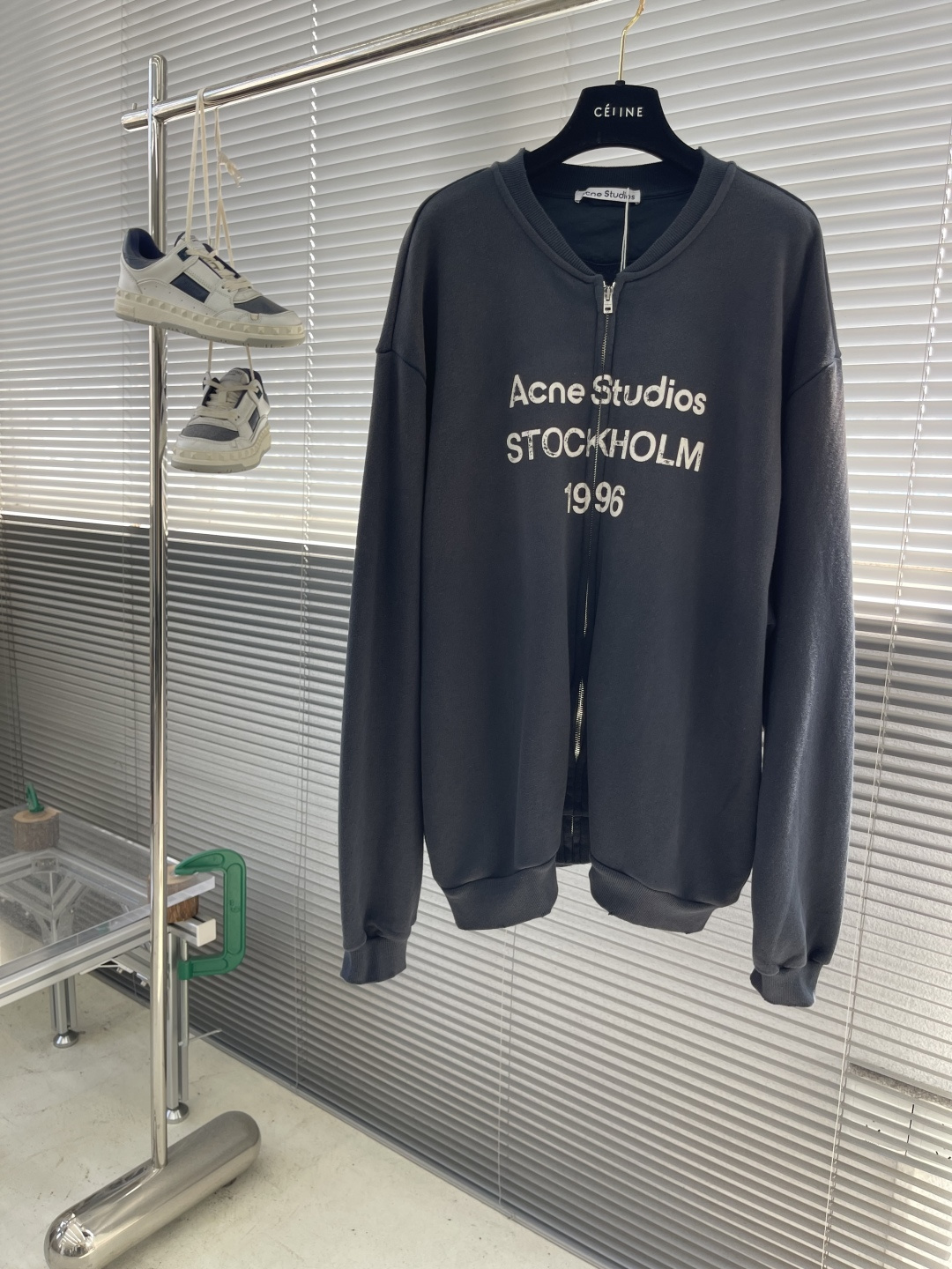 

-ACNE Studio   25SS印花做旧拉链卫衣
定织定染400克精梳棉：专机织造高克重毛圈结