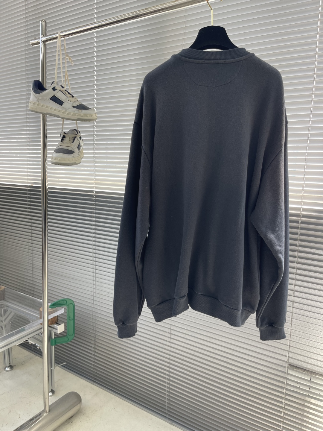 

-ACNE Studio   25SS印花做旧拉链卫衣
定织定染400克精梳棉：专机织造高克重毛圈结