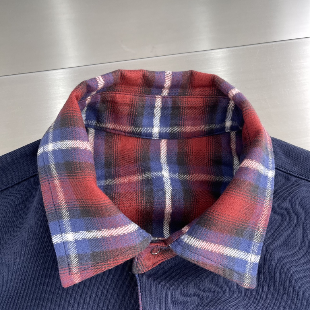 

-Balenciag 格纹双层衬衫外套
定制11尊享棉韵格纹料 定制高级绒洗水兰卫衣料 纹理清晰 质