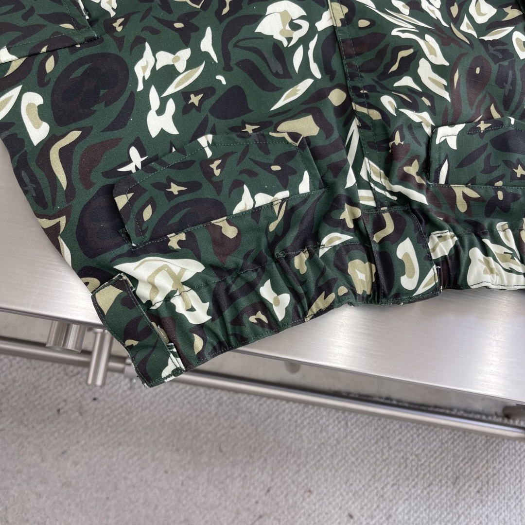 

-驴牌      25ss新款 Nigo 联名款迷彩多口袋设计长裤工装裤 男款
码数：S.M.L.X