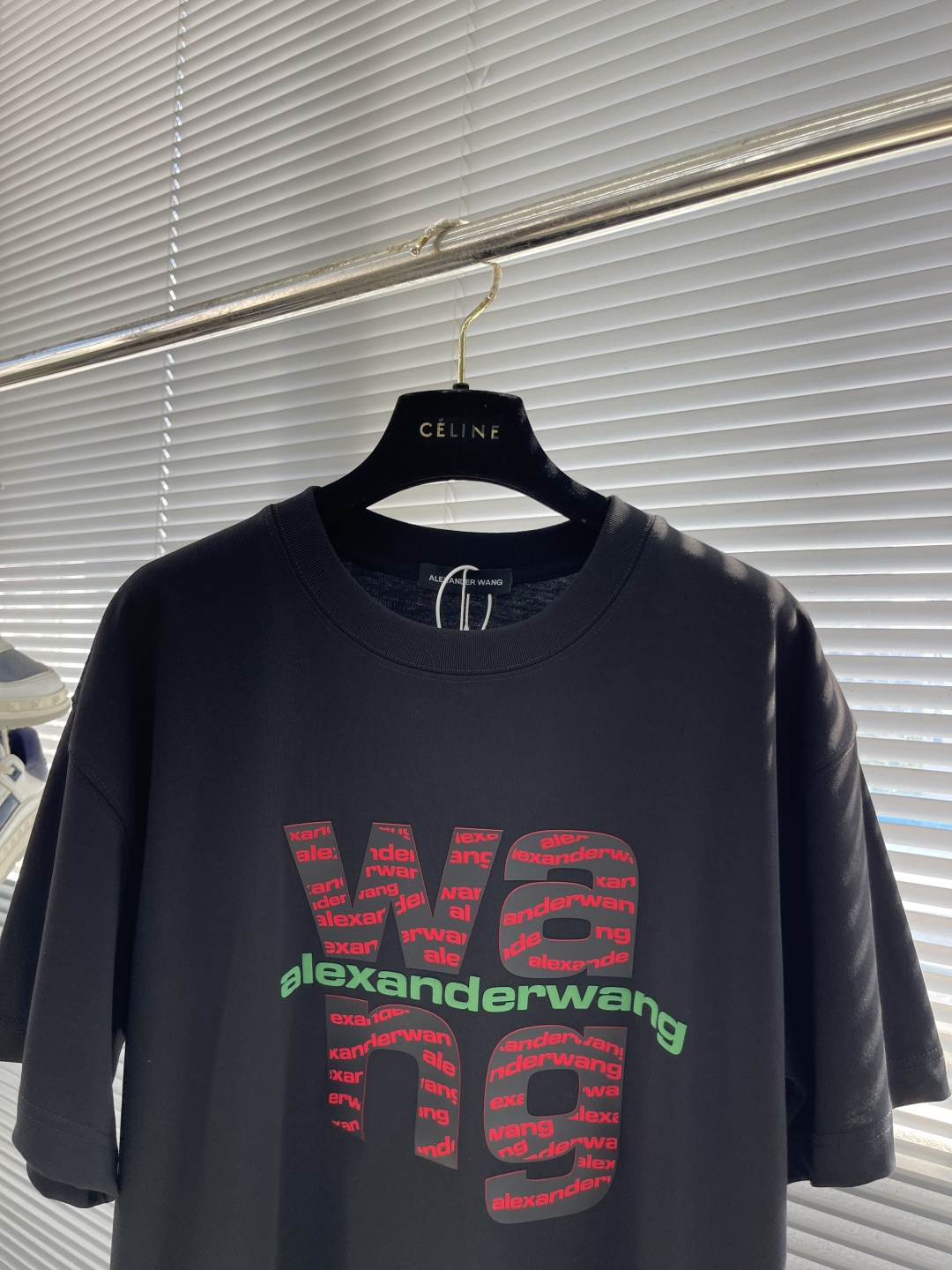 

-Wang 大王 2025春夏季新款休闲圆领T

立体字母硅胶发泡印花
棉质面料
男女同款 
码数：