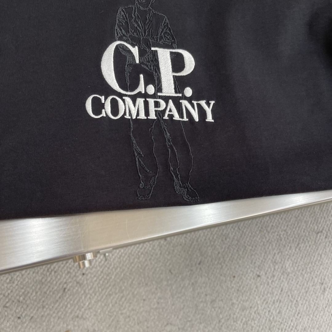 

-CP纯棉刺绣宽松短袖

尺码：M-XXL  
             M	    L	XL	  