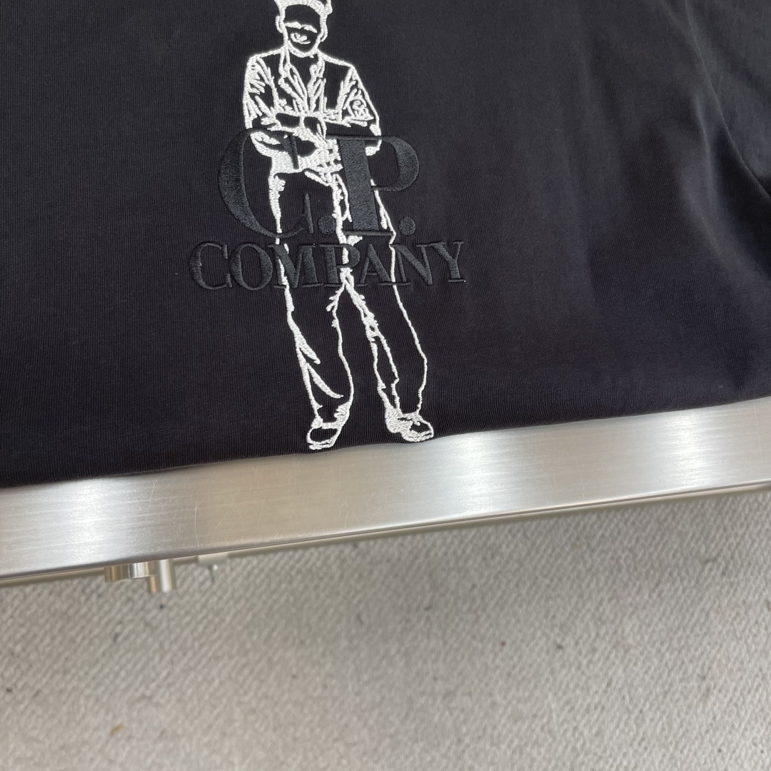 

-CP纯棉刺绣宽松短袖

尺码：M-XXL  
             M	    L	XL	  