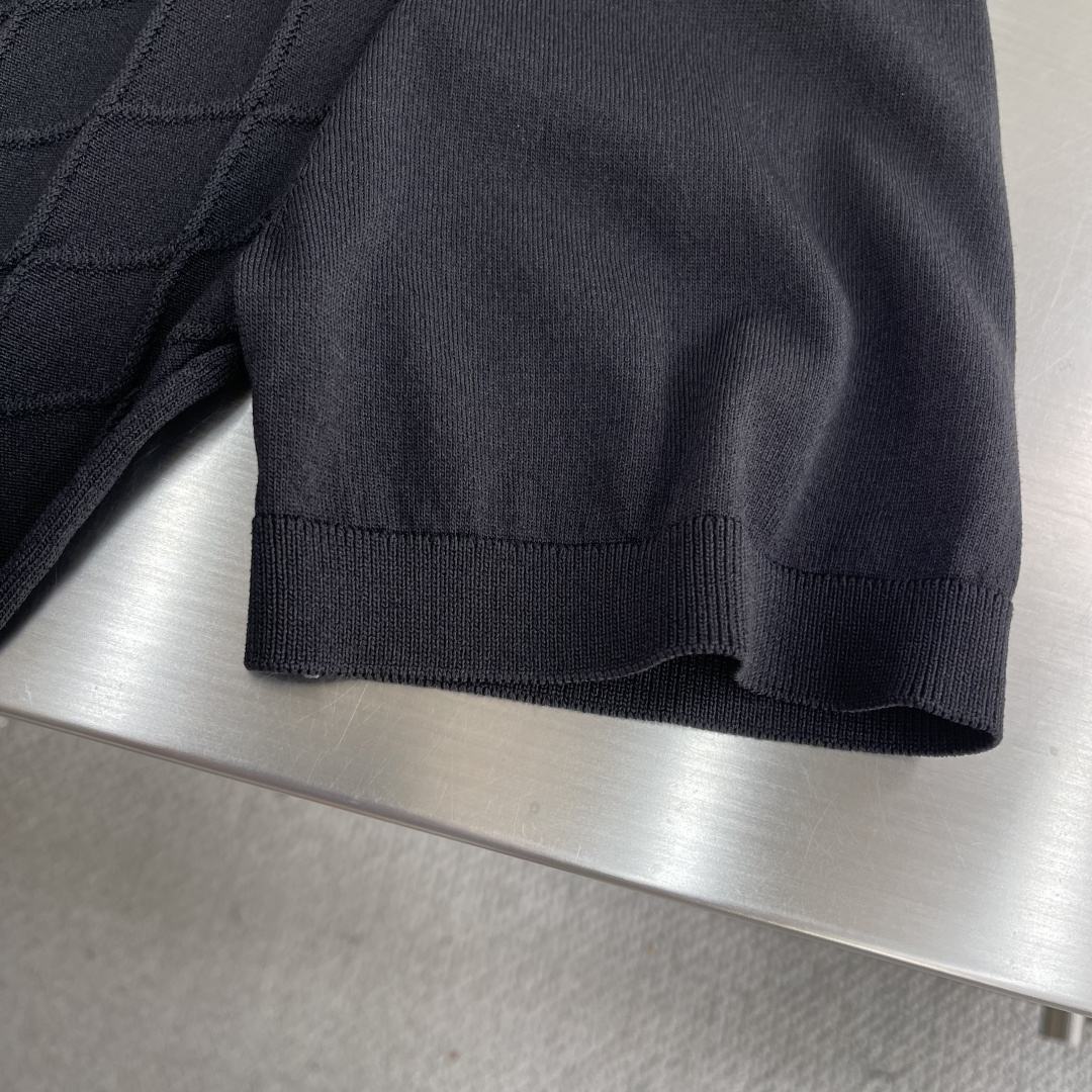 

-KITON    25春夏新款完美主义者高端商务针织Polo衫，男士半拉链领口菱格针织马球衫。顶级