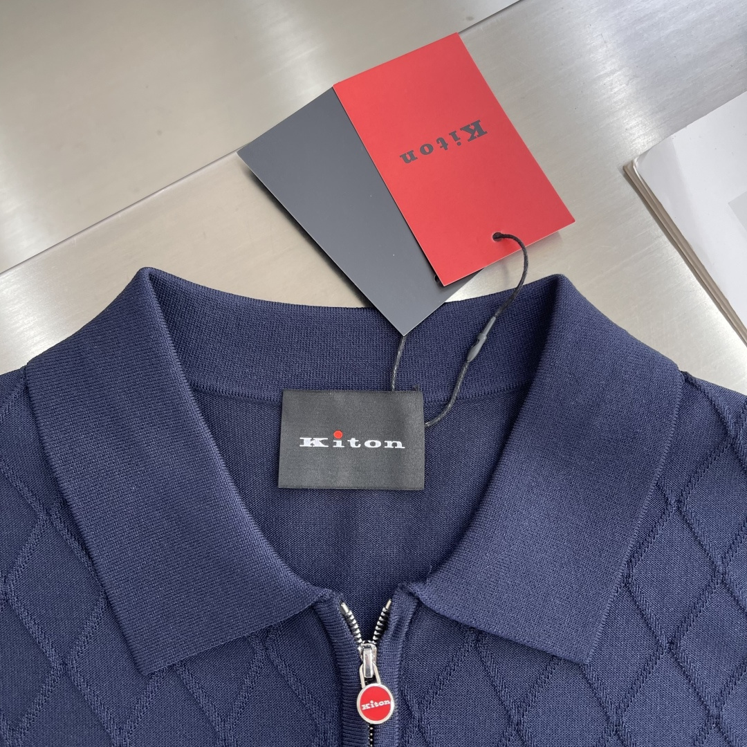 

-KITON    25春夏新款完美主义者高端商务针织Polo衫，男士半拉链领口菱格针织马球衫。顶级
