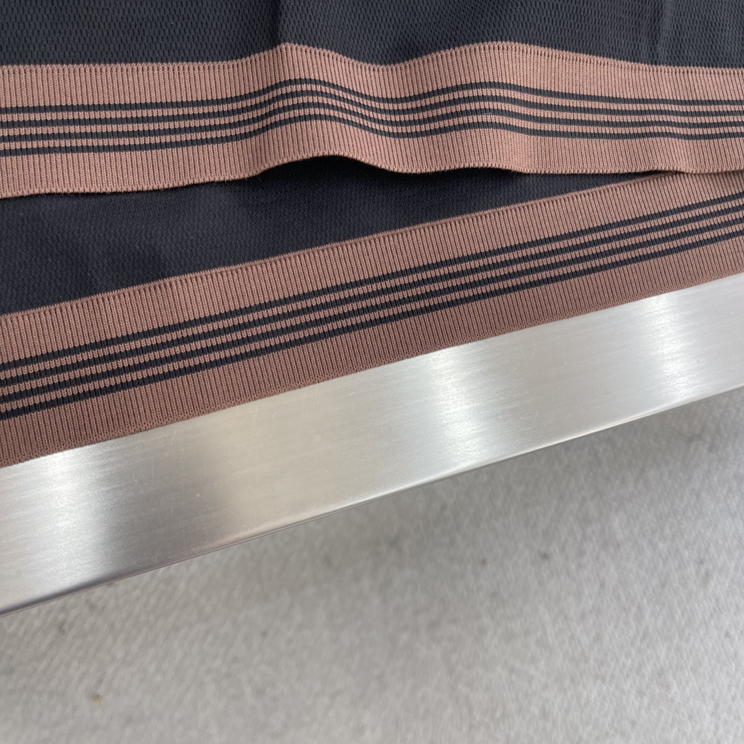 

-Loro Piana   贸易公司渠道臻品，2025早秋新款男士高端商务休闲珠地棉翻领POLO衫！