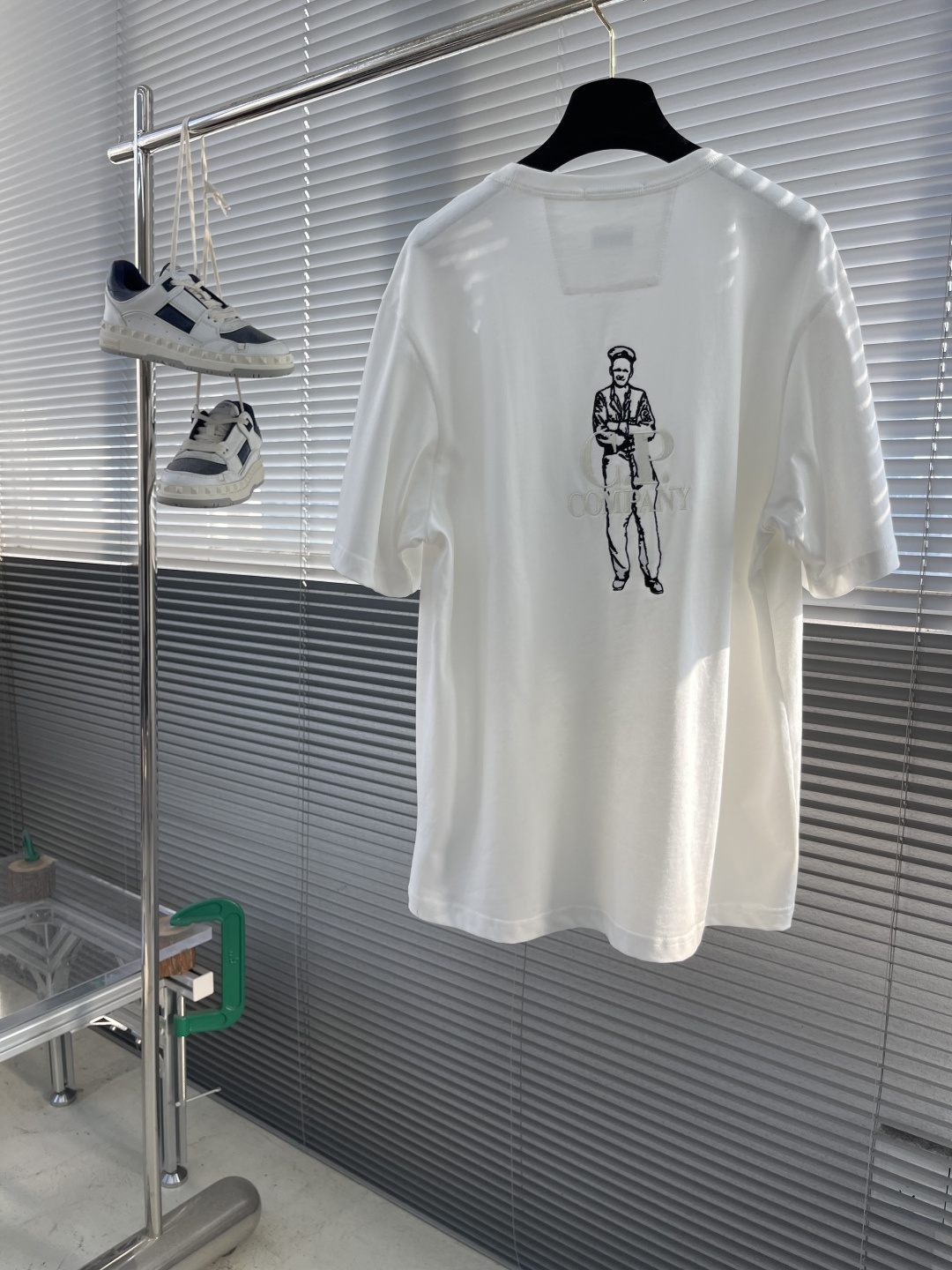 

-CP纯棉刺绣宽松短袖

尺码：M-XXL  
             M	    L	XL	  