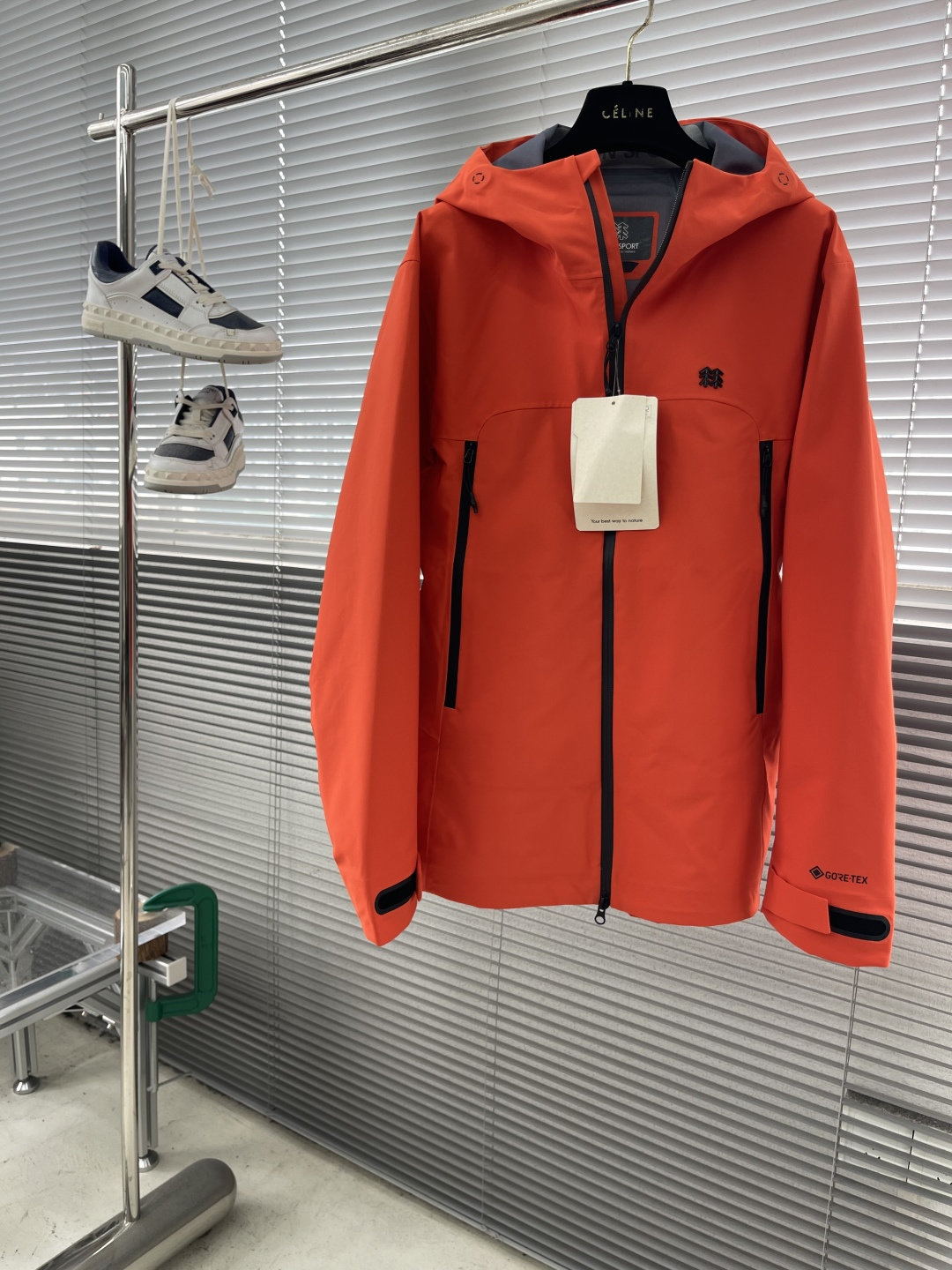  

-KOLON SPORT    1992 户外登山徒步运动外防水冲锋衣
采用GORE- TEX面料