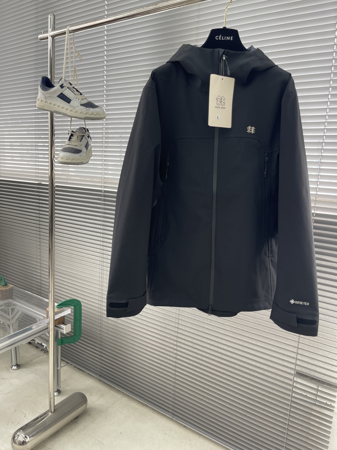  

-KOLON SPORT    1992 户外登山徒步运动外防水冲锋衣
采用GORE- TEX面料