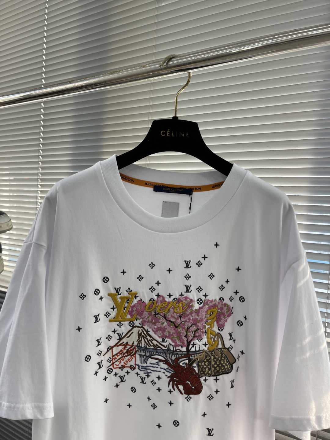 

-驴牌      25ss新款棉质 T 恤撷取 Pharrell Williams 与 Nigo 为