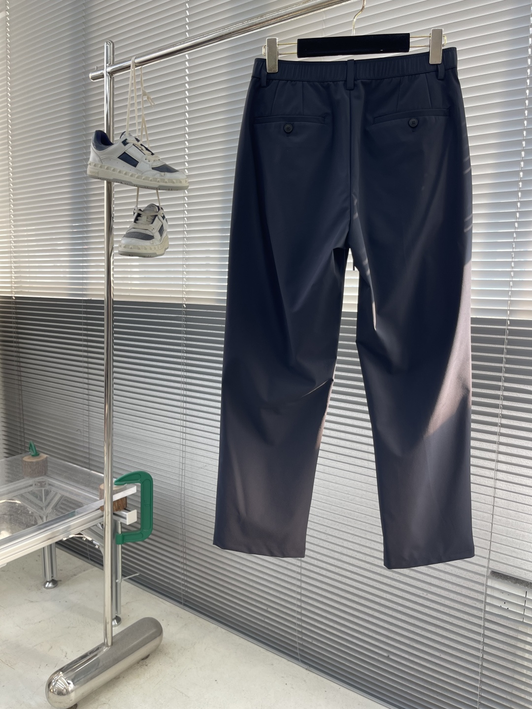 

-Z ZEGN 新款休闲裤
颜色：藏青色
尺码：M-3XL
面料成分：85.3%锦纶14.7%氨纶
