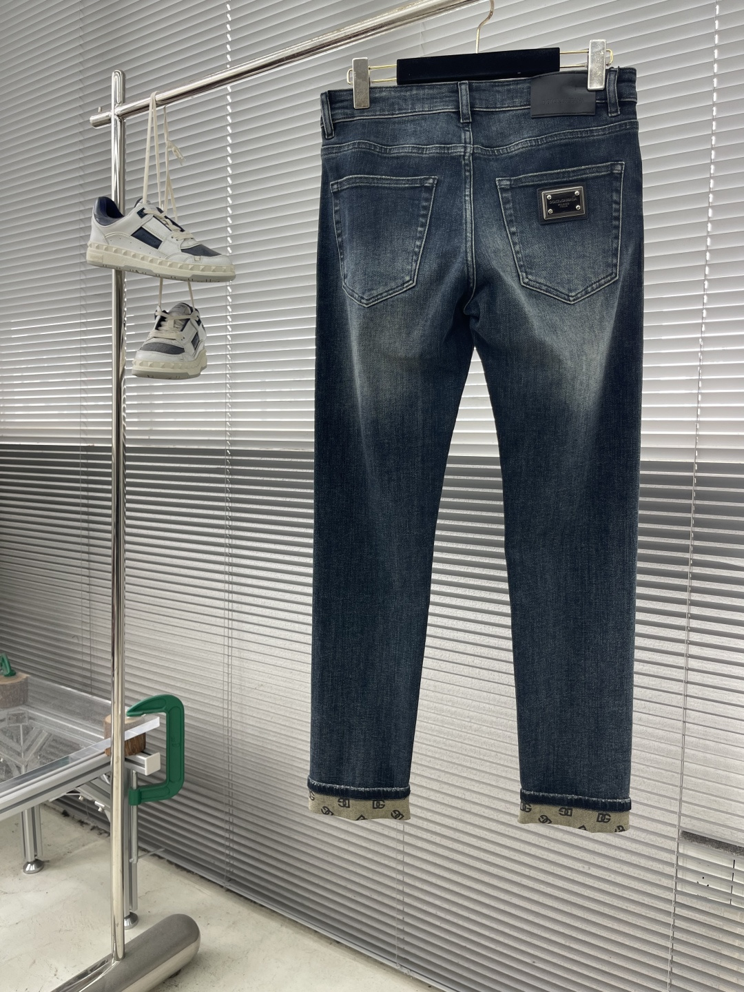 NO:597500,DG new autumn and winter small straight jeans size 29/30/31/32/33/34/36/38,jeans,alexander wang19860909DG 秋冬新品 小直筒牛仔裤 尺码29/30/31/32/33/34/36/38,,jeans,alexander wang,Men's clothing
