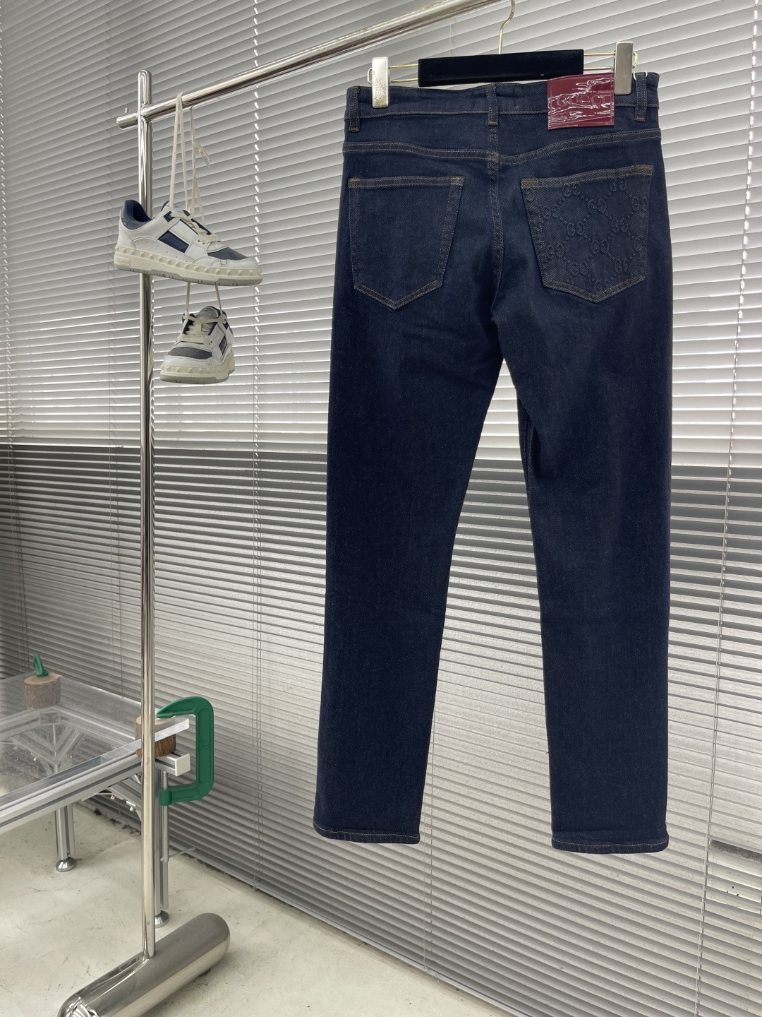 NO:540656,Gucci 25FW new style men's small straight jeans pocket embossed design 29-38,,gucci,jeans,alexander wang19860909Gucci 25FW新款 男士小直筒牛仔裤 口袋压花设计 29-38,,gucci,jeans,alexander wang,Men's clothing
