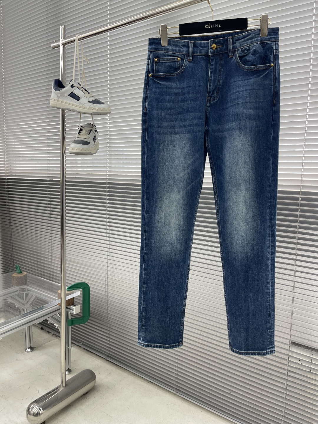 

-驴牌    25fw新款牛仔裤 高端品质 面料带弹力 版型好 后口袋logo压纹设计 时尚感强 任