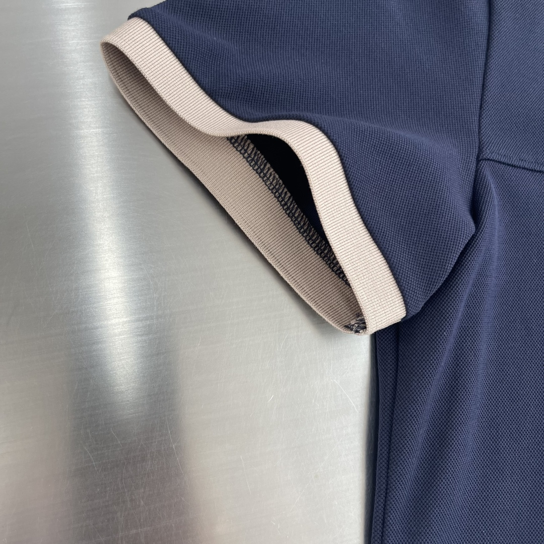 

-LOEW   翻领 短袖
材质   氨纶 棉 聚酯纤维
适用季节	春 夏 秋,
领型	翻领	
袖长