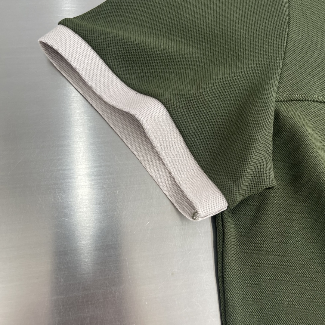 

-LOEW   翻领 短袖
材质   氨纶 棉 聚酯纤维
适用季节	春 夏 秋,
领型	翻领	
袖长