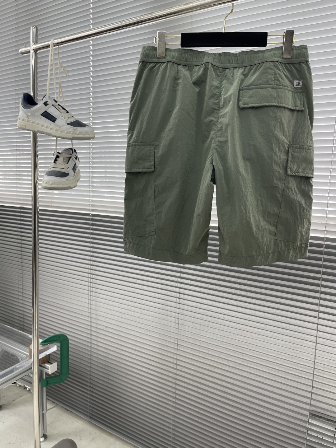 

-CP  进口金属休闲裤短裤
更舒适！！超火爆单品来袭 CP 家经典时尚的设计风格，细节决定成败！无