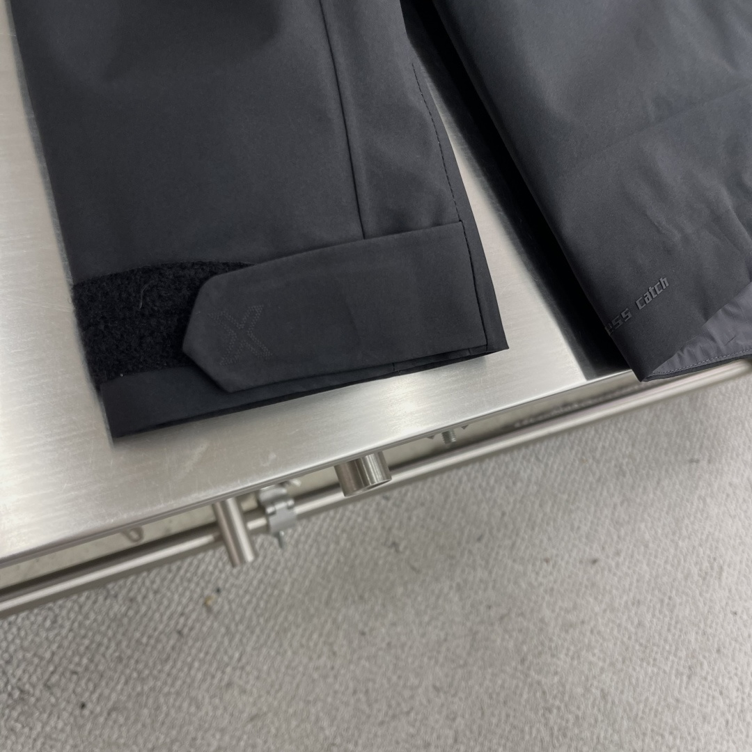 

-KAILAS MONT X全天候硬壳GTX防水登山冲锋衣5️⃣色
中国硬壳，中国山地色，每座山都有