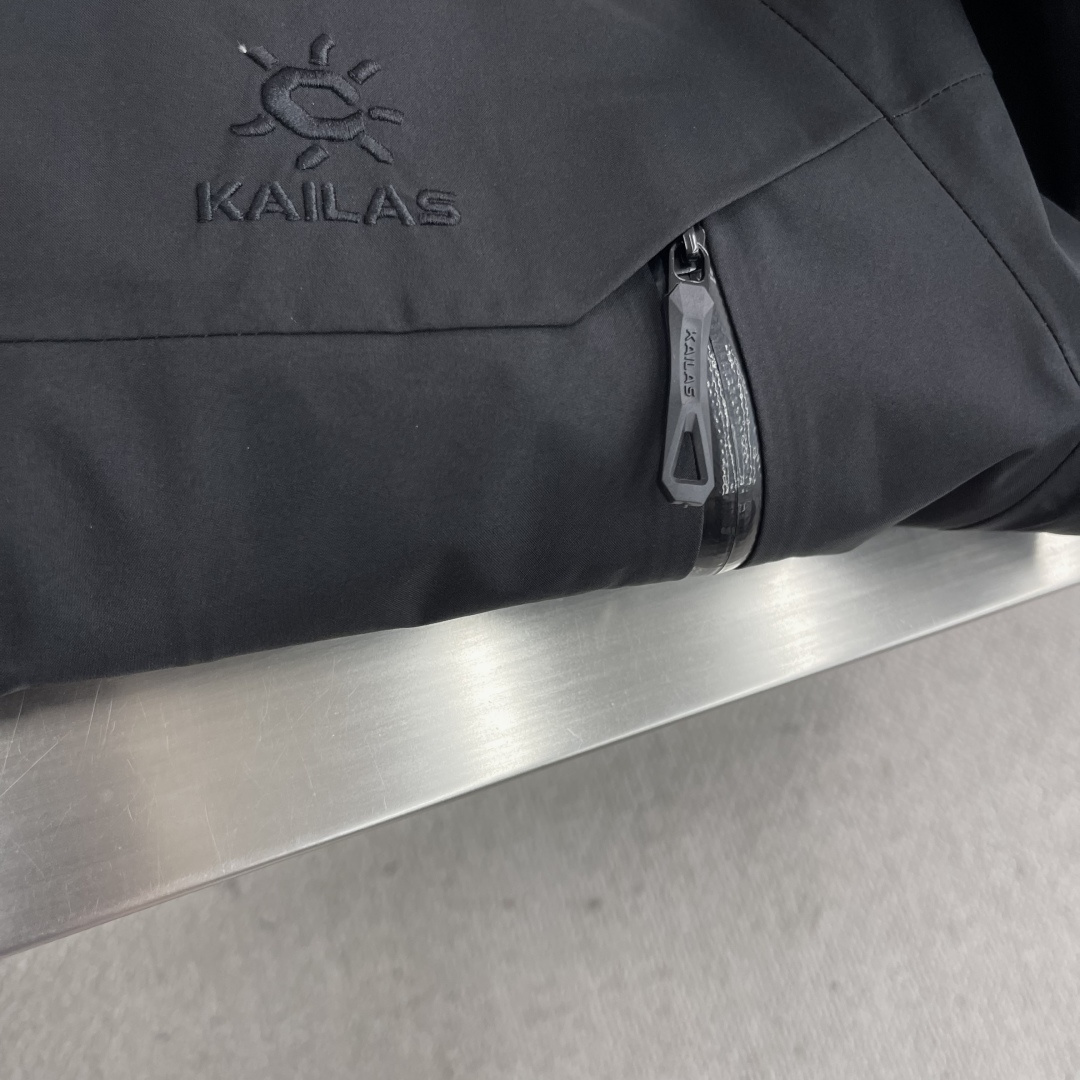 

-KAILAS MONT X全天候硬壳GTX防水登山冲锋衣5️⃣色
中国硬壳，中国山地色，每座山都有