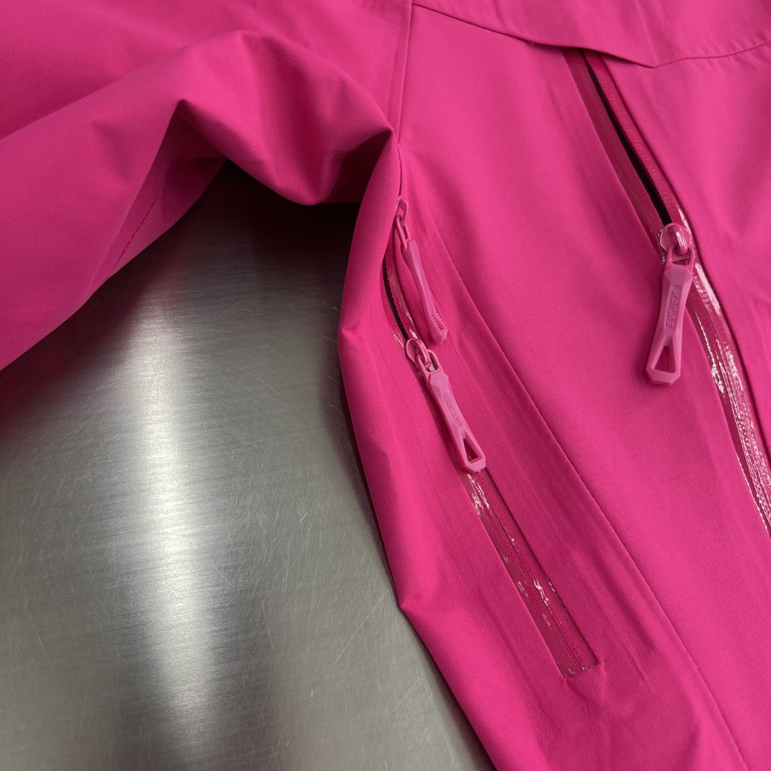 

-KAILAS MONT X全天候硬壳GTX防水登山冲锋衣5️⃣色
中国硬壳，中国山地色，每座山都有