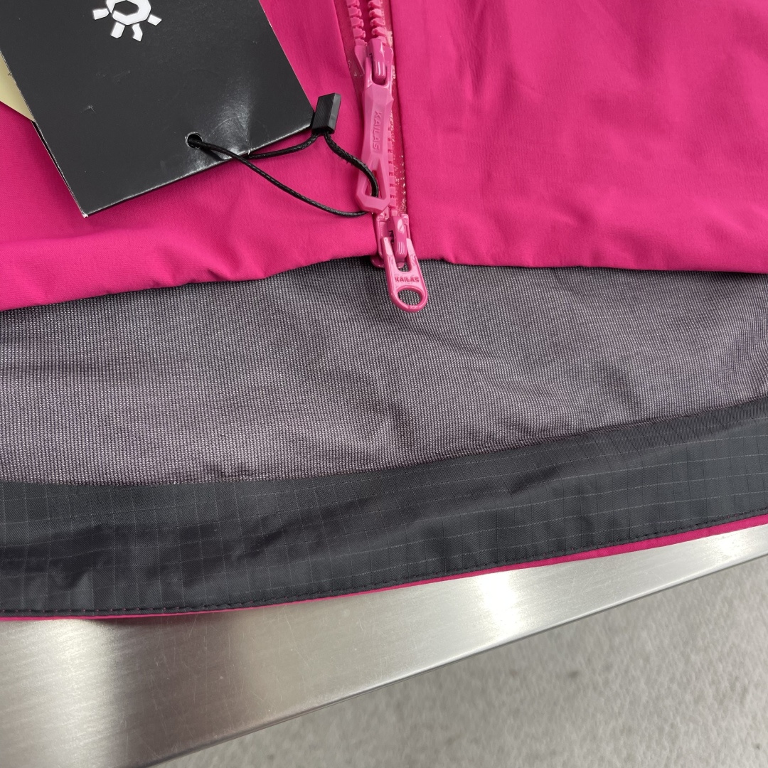 

-KAILAS MONT X全天候硬壳GTX防水登山冲锋衣5️⃣色
中国硬壳，中国山地色，每座山都有