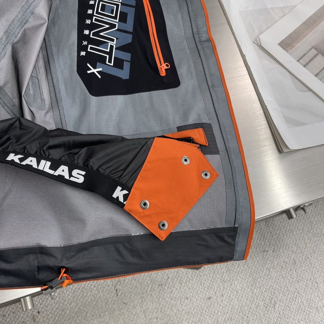 

-KAILAS MONT X全天候硬壳GTX防水登山冲锋衣5️⃣色
中国硬壳，中国山地色，每座山都有
