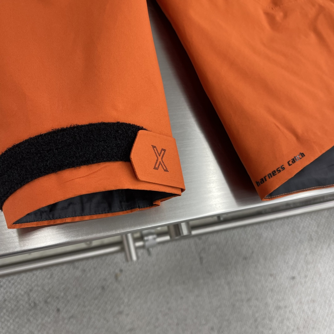 

-KAILAS MONT X全天候硬壳GTX防水登山冲锋衣5️⃣色
中国硬壳，中国山地色，每座山都有