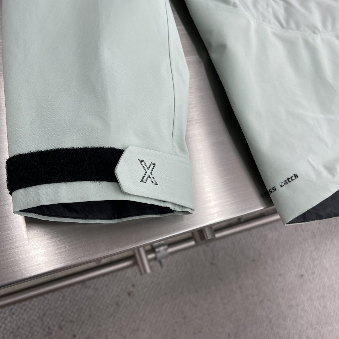 

-KAILAS MONT X全天候硬壳GTX防水登山冲锋衣5️⃣色
中国硬壳，中国山地色，每座山都有