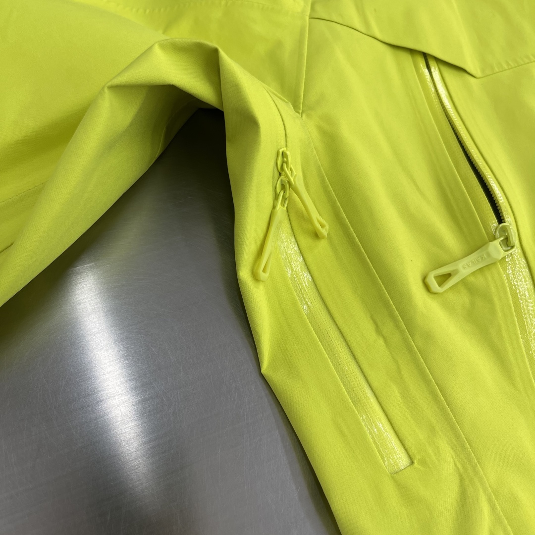 

-KAILAS MONT X全天候硬壳GTX防水登山冲锋衣5️⃣色
中国硬壳，中国山地色，每座山都有