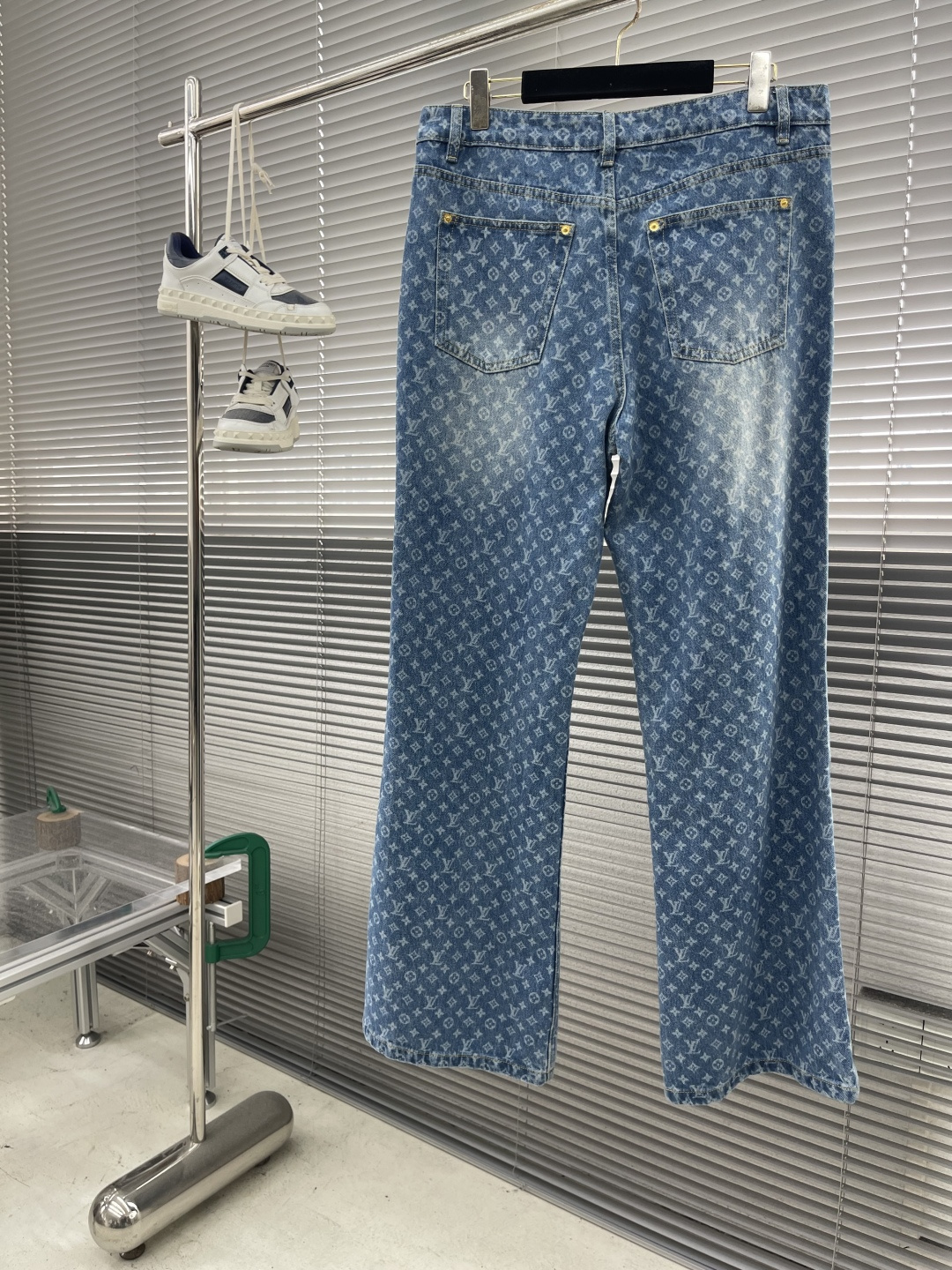 -驴牌 满印喇叭牛仔裤定制蓝影加密纯棉经典纹牛仔料 温润如棉 舒适贴肤 靛蓝雅韵 带着复古的韵味与现代的