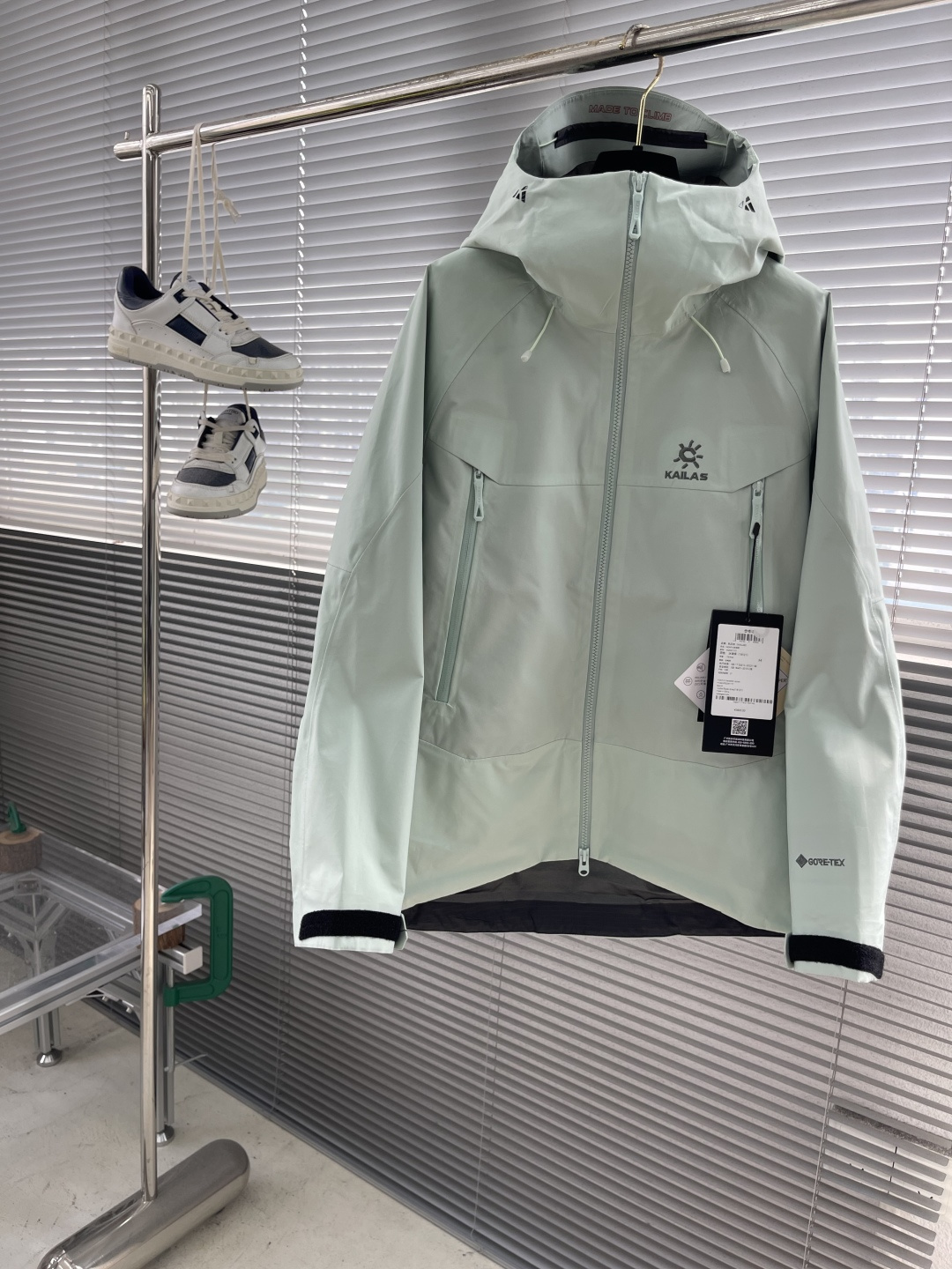 

-KAILAS MONT X全天候硬壳GTX防水登山冲锋衣5️⃣色
中国硬壳，中国山地色，每座山都有