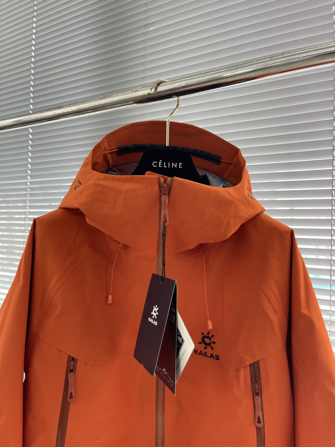 

-KAILAS MONT X全天候硬壳GTX防水登山冲锋衣5️⃣色
中国硬壳，中国山地色，每座山都有