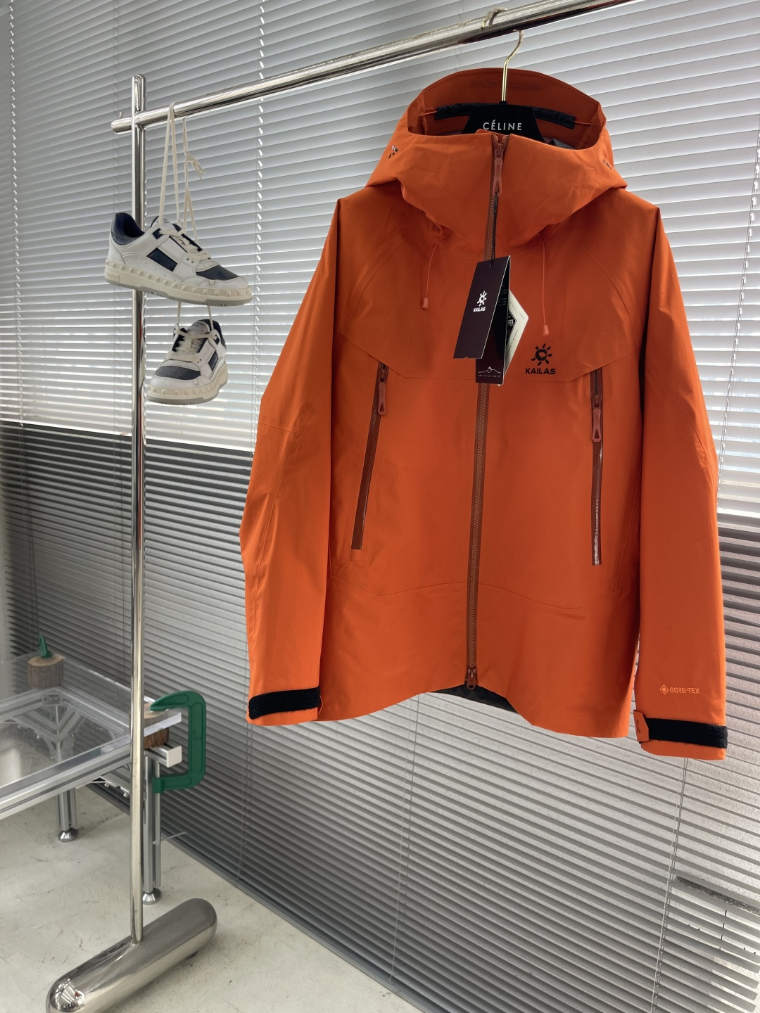 

-KAILAS MONT X全天候硬壳GTX防水登山冲锋衣5️⃣色
中国硬壳，中国山地色，每座山都有