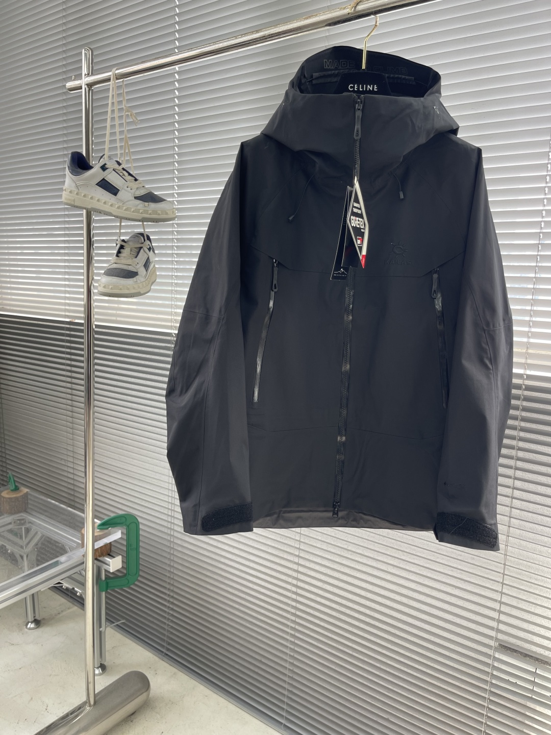 

-KAILAS MONT X全天候硬壳GTX防水登山冲锋衣5️⃣色
中国硬壳，中国山地色，每座山都有