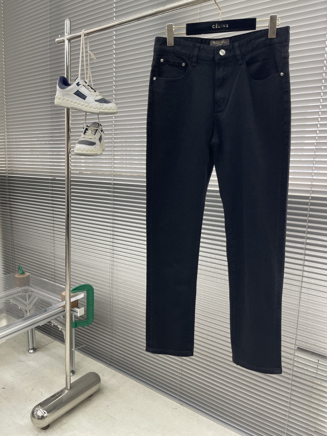 

-Loro Piana    2025早秋新款牛仔裤，定制原版水洗牛仔面料，透气性舒适性及高，独特设