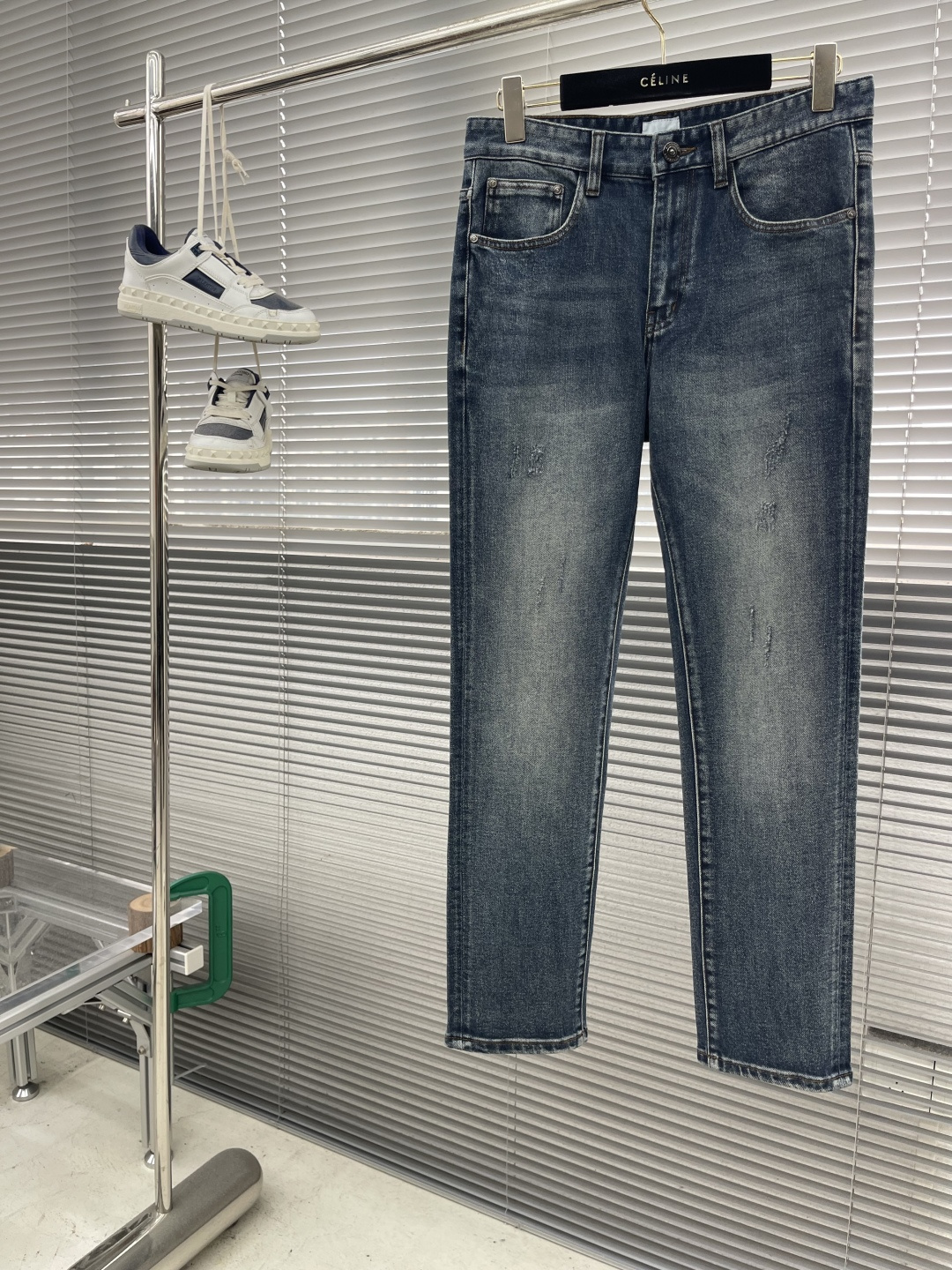 

-BBR    2025早秋新款牛仔裤，定制原版水洗牛仔面料，透气性舒适性及高，独特设计，顶级印花工