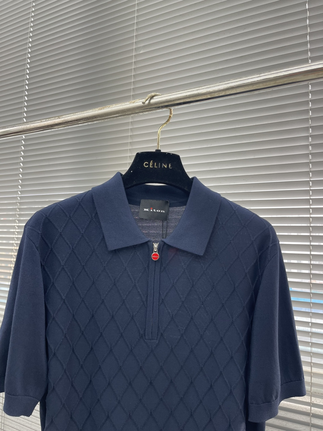 

-KITON    25春夏新款完美主义者高端商务针织Polo衫，男士半拉链领口菱格针织马球衫。顶级