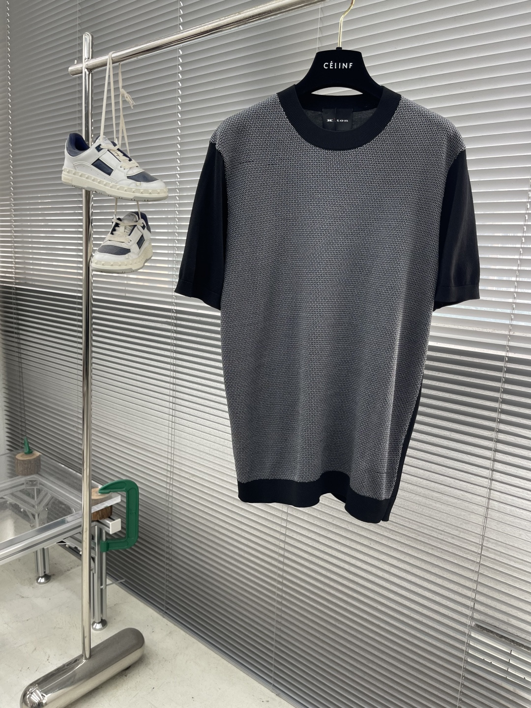 

-KITON   25SS新款科技纤维混纺针织圆领短Tee，男士提花图案装饰时尚百搭短袖T恤针织衫！