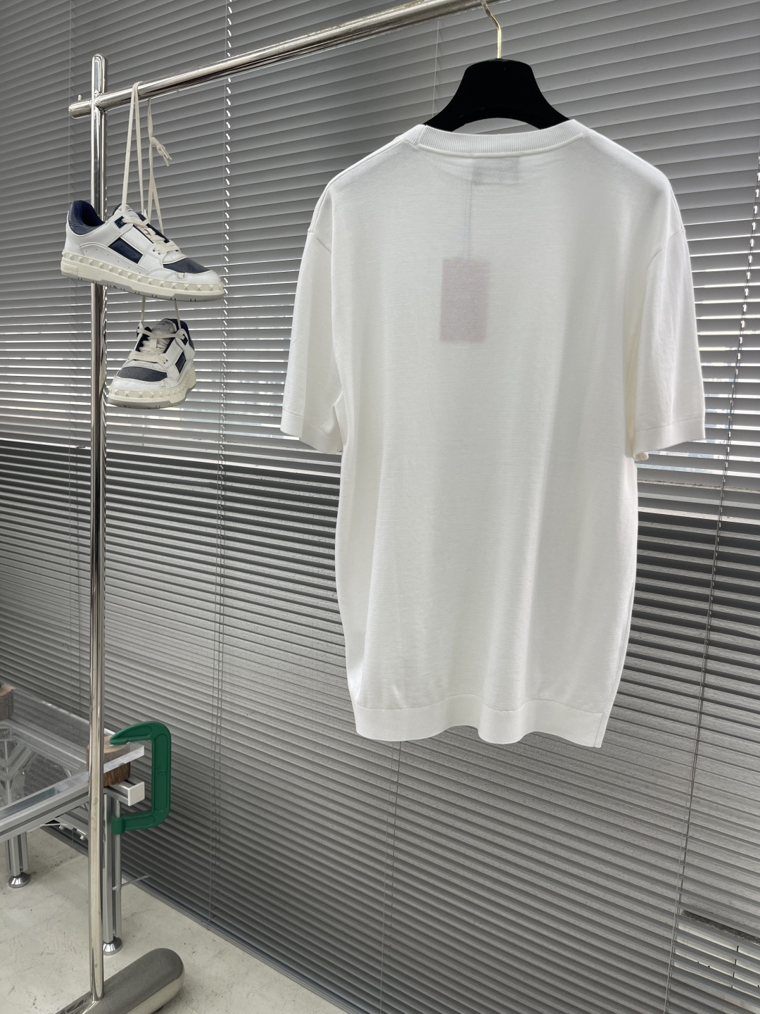 

-KITON25SS春夏新款针织纤维棉圆领短Tee，男士下摆字母标识刺绣休闲短袖T恤针织衫！贸易公司