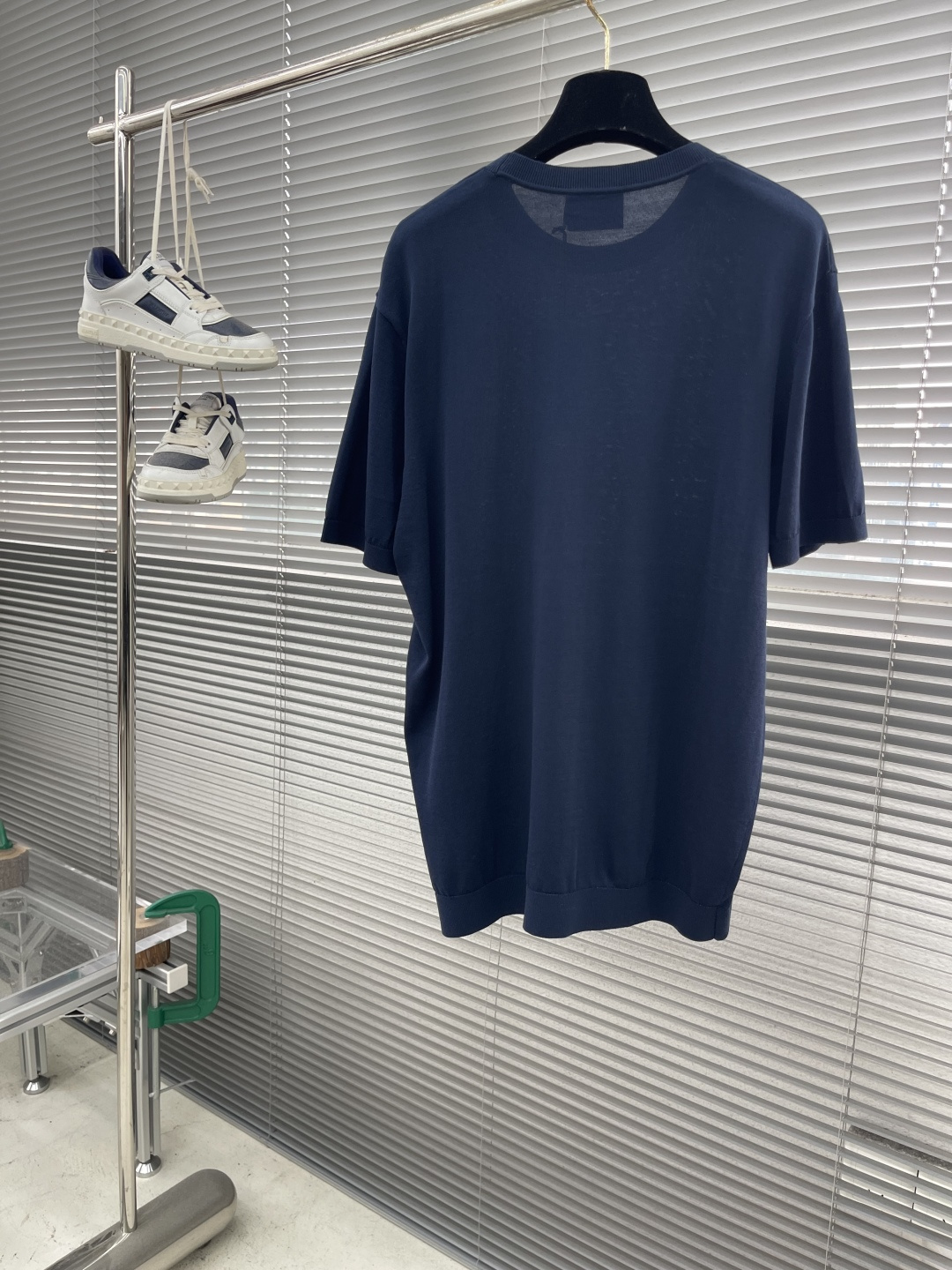 

-KITON25SS春夏新款针织纤维棉圆领短Tee，男士下摆字母标识刺绣休闲短袖T恤针织衫！贸易公司