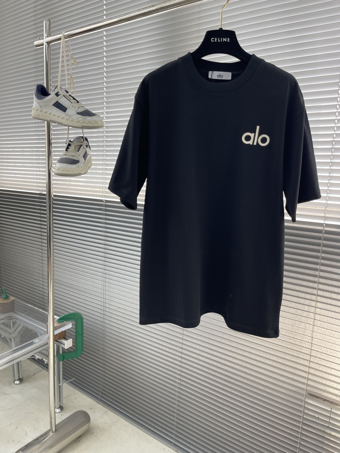 -ALO 刺绣标识‼️短袖T恤采用超级高成本的390克高克重双股双纱纯棉面料 此面料厚实挺括 穿着既保暖