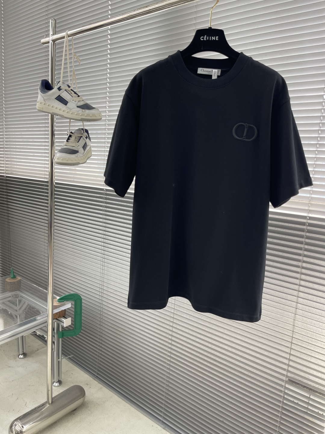 -Dio 刺绣标识‼️短袖T恤采用超级高成本的390克高克重双股双纱纯棉面料 此面料厚实挺括 穿着既保暖