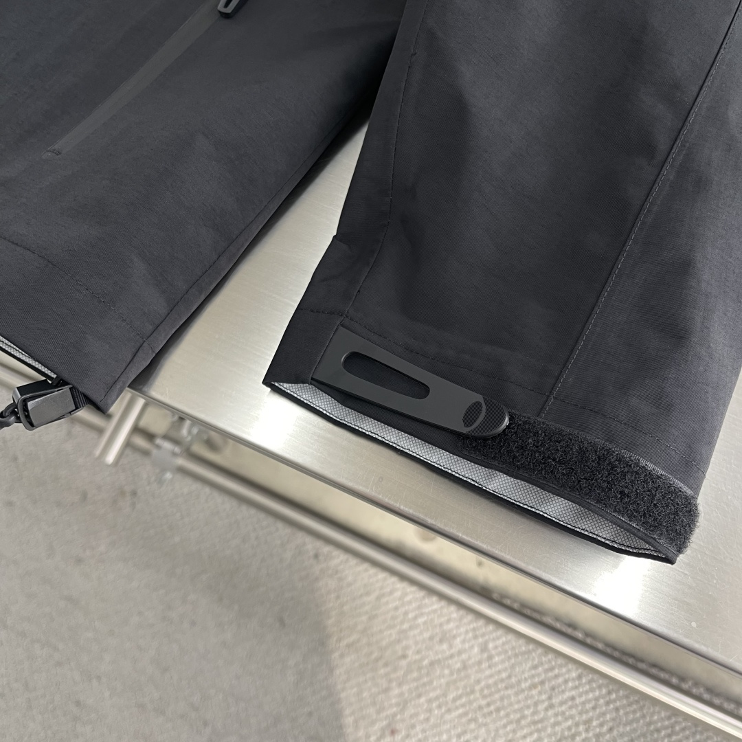 -Mertra 温变印花（软壳冲锋衣）（澳大利亚品牌）软壳面料采用三防功能，面料表面采用温控印花工艺，遇