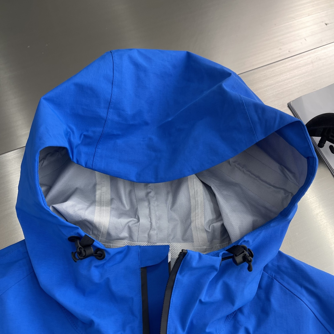 -Mertra 温变印花（软壳冲锋衣）（澳大利亚品牌）软壳面料采用三防功能，面料表面采用温控印花工艺，遇