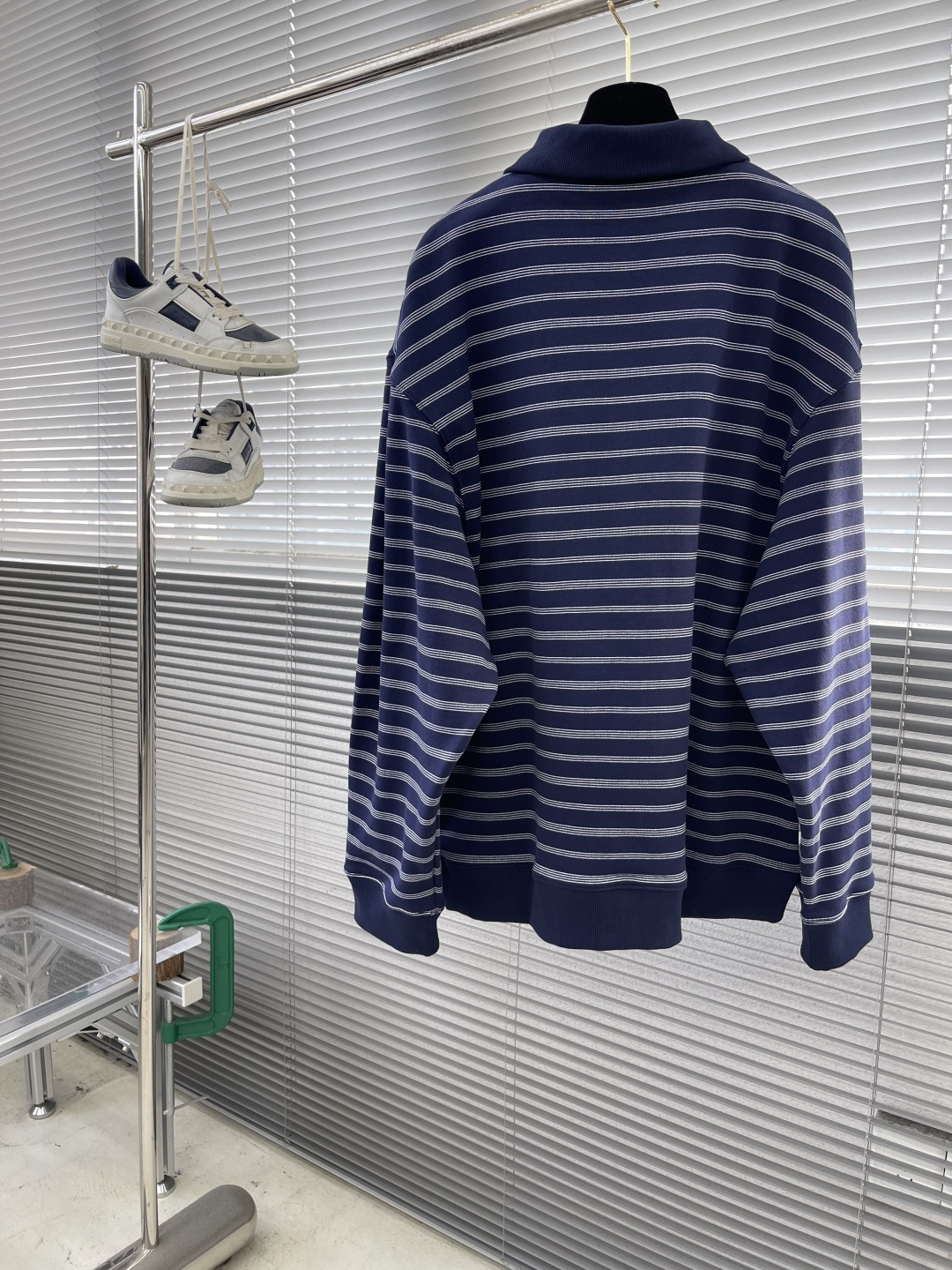 -MIU MIU 25fw 蓝白条纹Polo卫衣采用50支 400克双股精纺棉纱，纱线细密强韧，确保面料