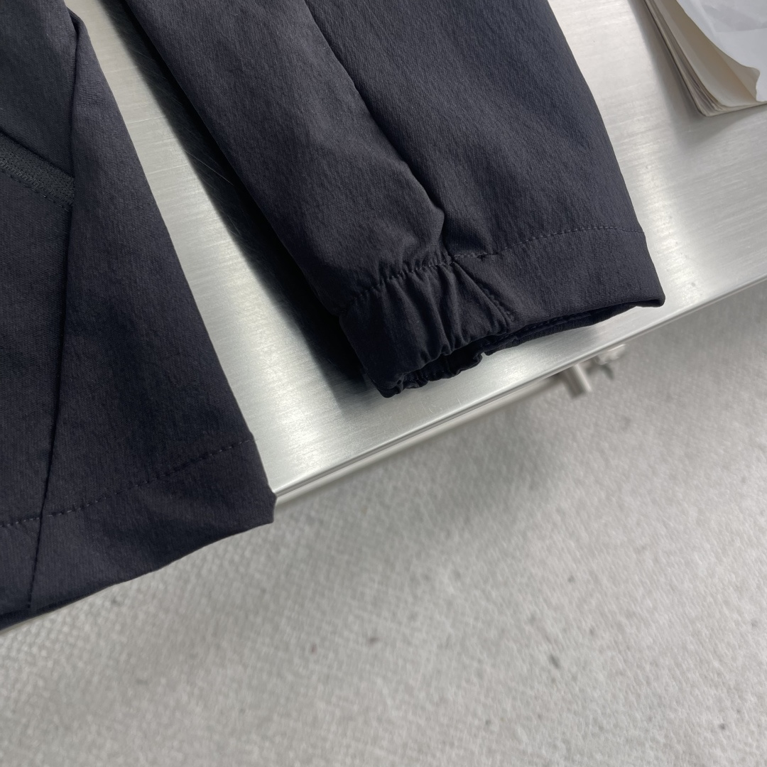 -迪桑特 25秋季新品男士户外运动休闲立领夹克外套!线上线下同步!客供弹力面料!90%锦纶+10%氨纶!